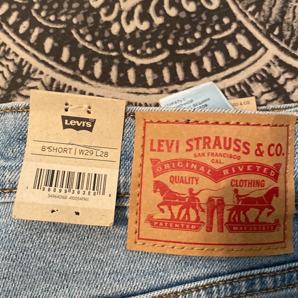 Levi’s Wedgie Straight Leg size 29 Length 28 NWT - Picture 3 of 4